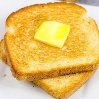 TOAST WITH BUTTER AND JELLY